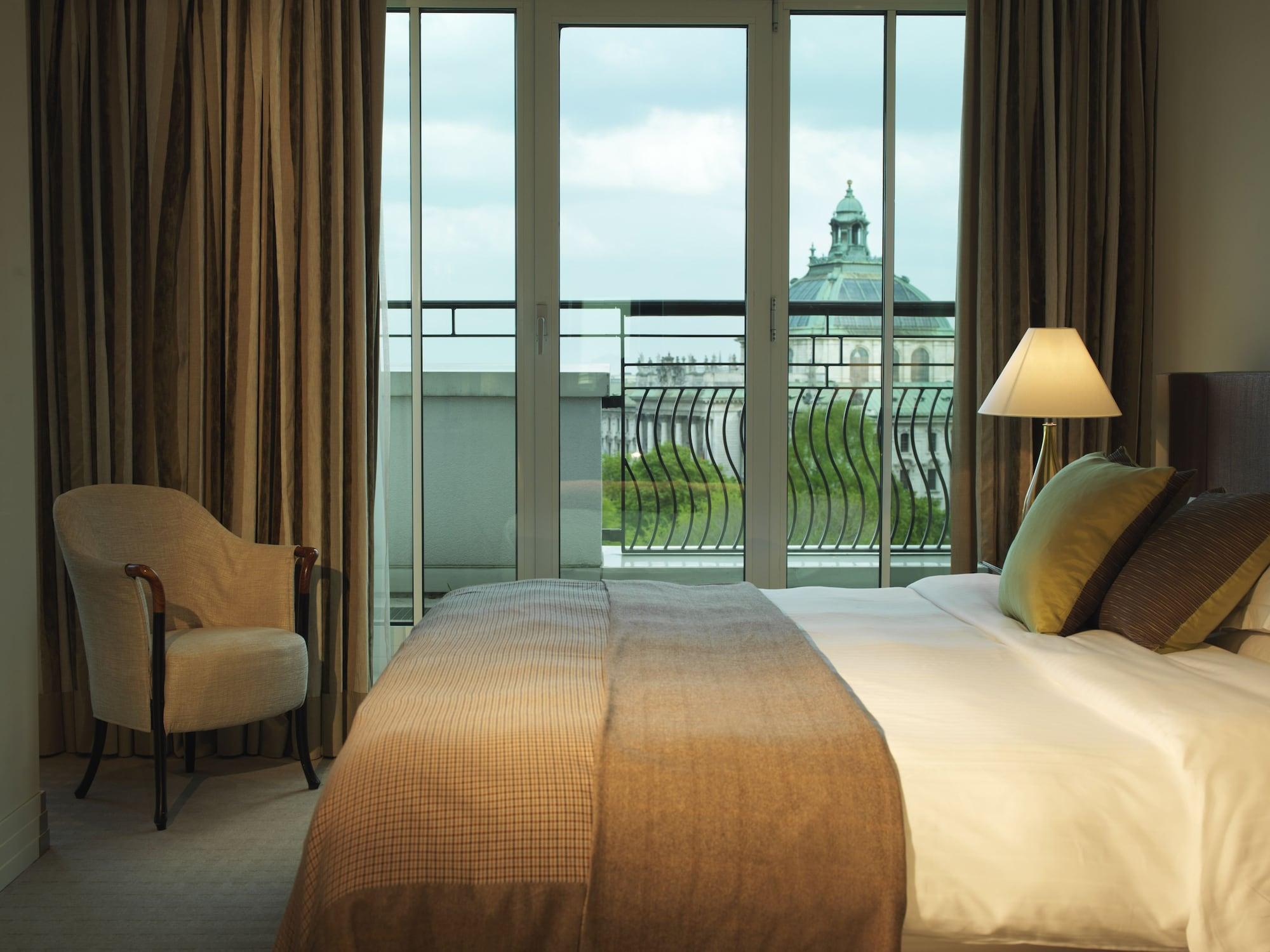 Rocco Forte The Charles Hotel München Exteriör bild